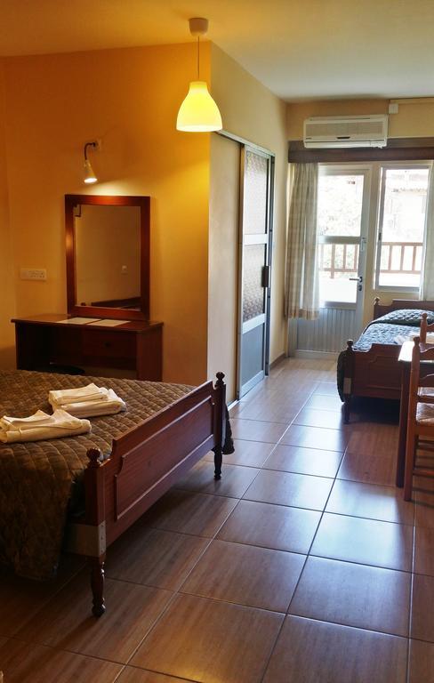Minaides Hotel Kakopetriá Extérieur photo